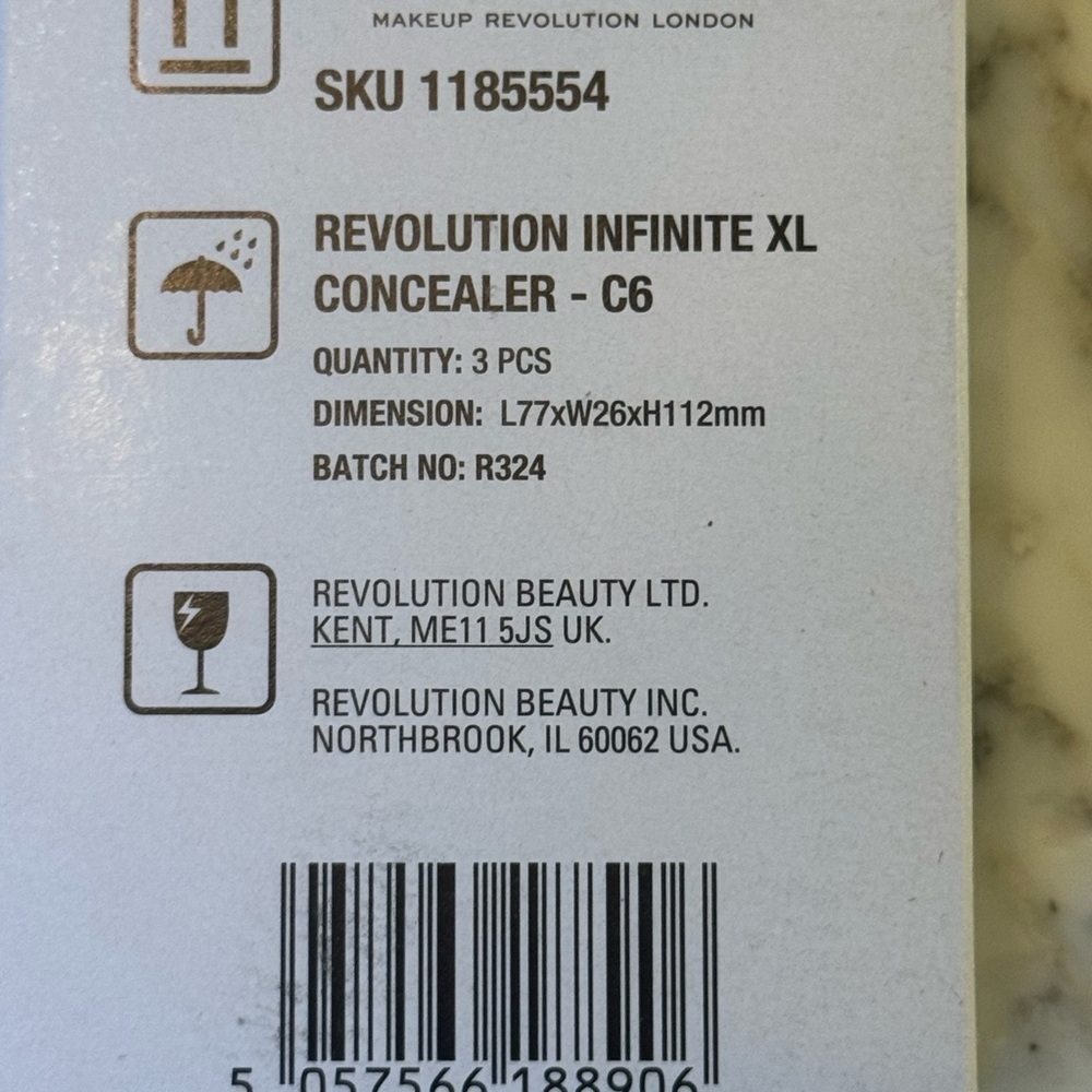 New! Revolution Conceal & Define Infinite C6 - Picture 9 of 9
